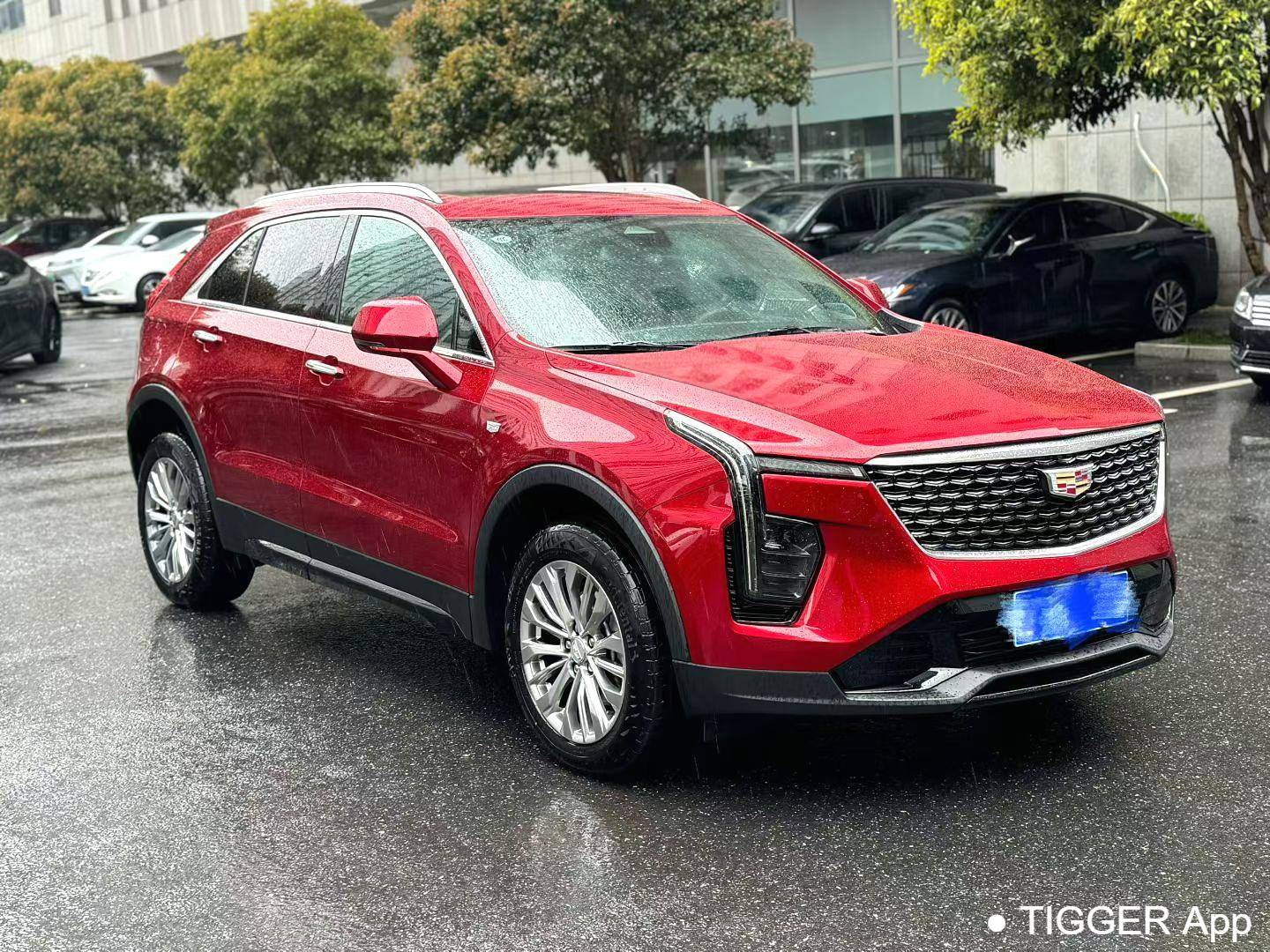 Подержанный CADILLAC 2024 XT4 28T two wheel drive luxury model