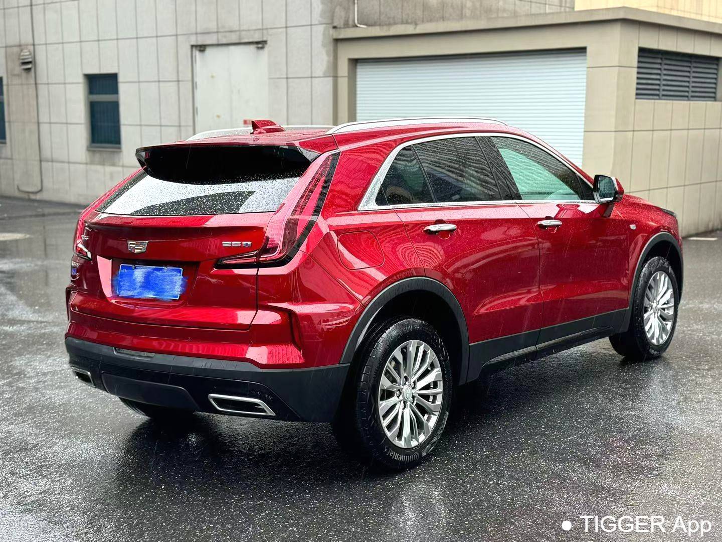 Подержанный CADILLAC 2024 XT4 28T two wheel drive luxury model