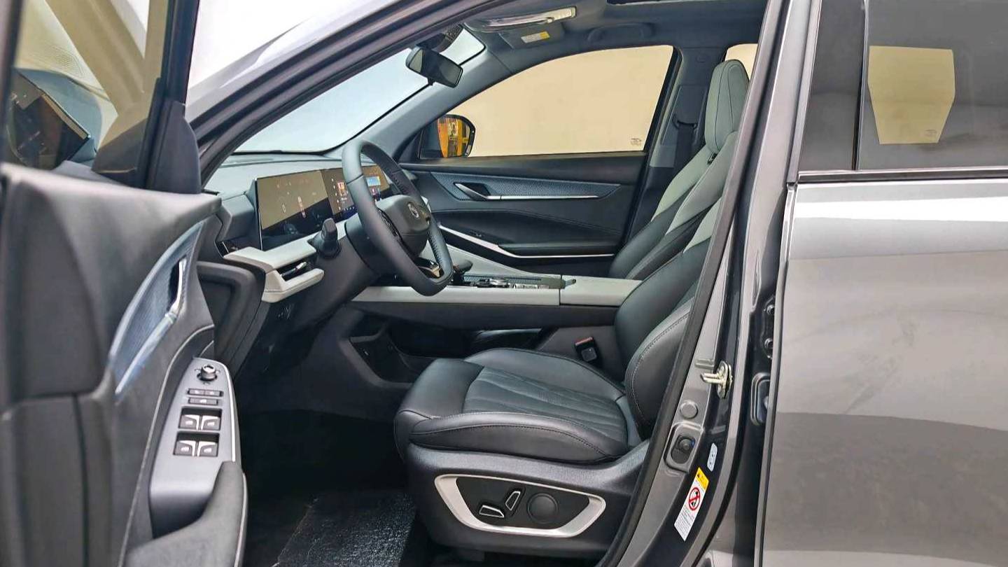 Changan 2024 CS75PLUS 3rd Champion 1.5T Intelligent Driving Power Navigation Type