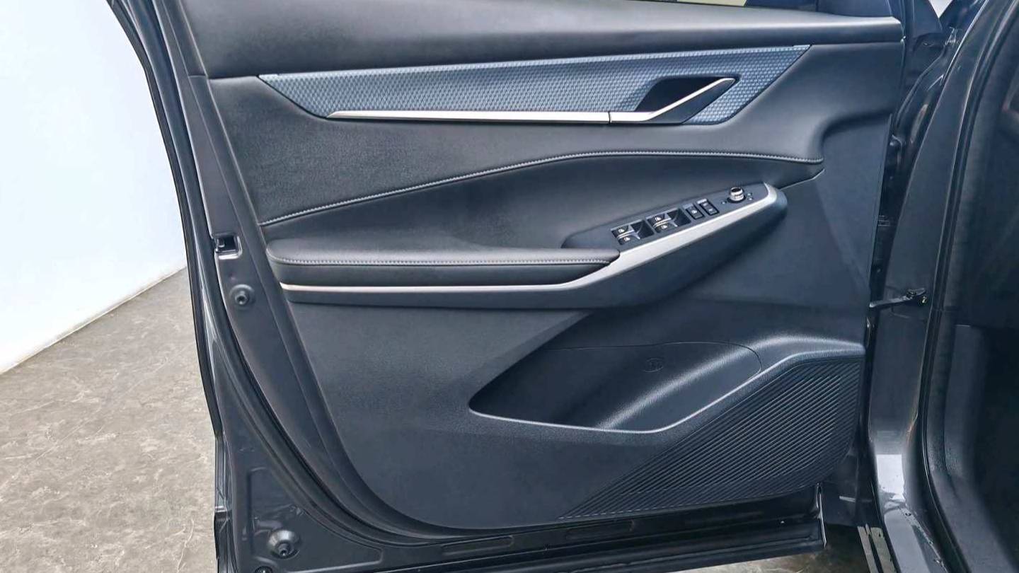 Changan 2024 CS75PLUS 3rd Champion 1.5T Intelligent Driving Power Navigation Type