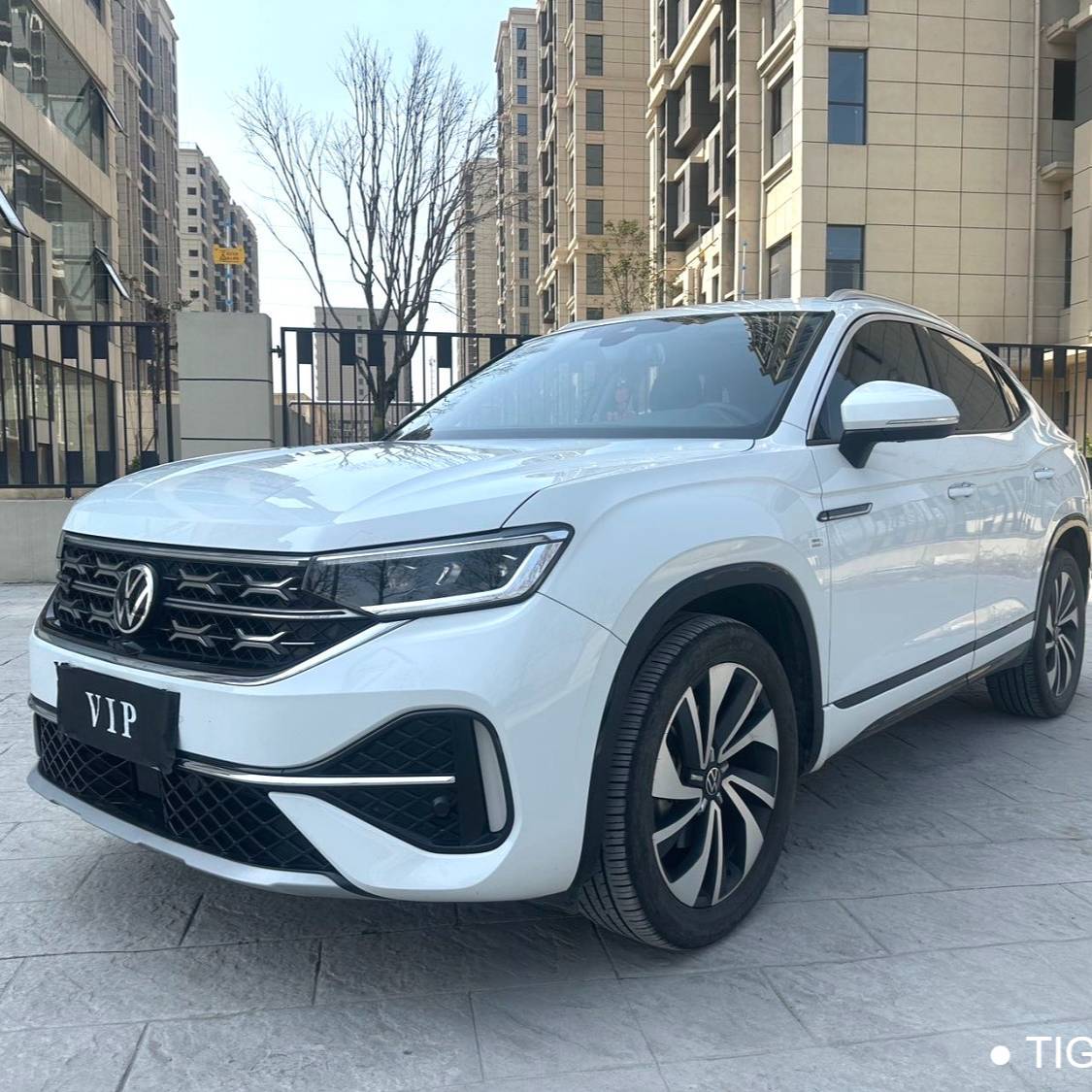 Volkswagen 2023 TAYRON X 330TSI 2WD Premium High Energy Edition سيارة مستعملة