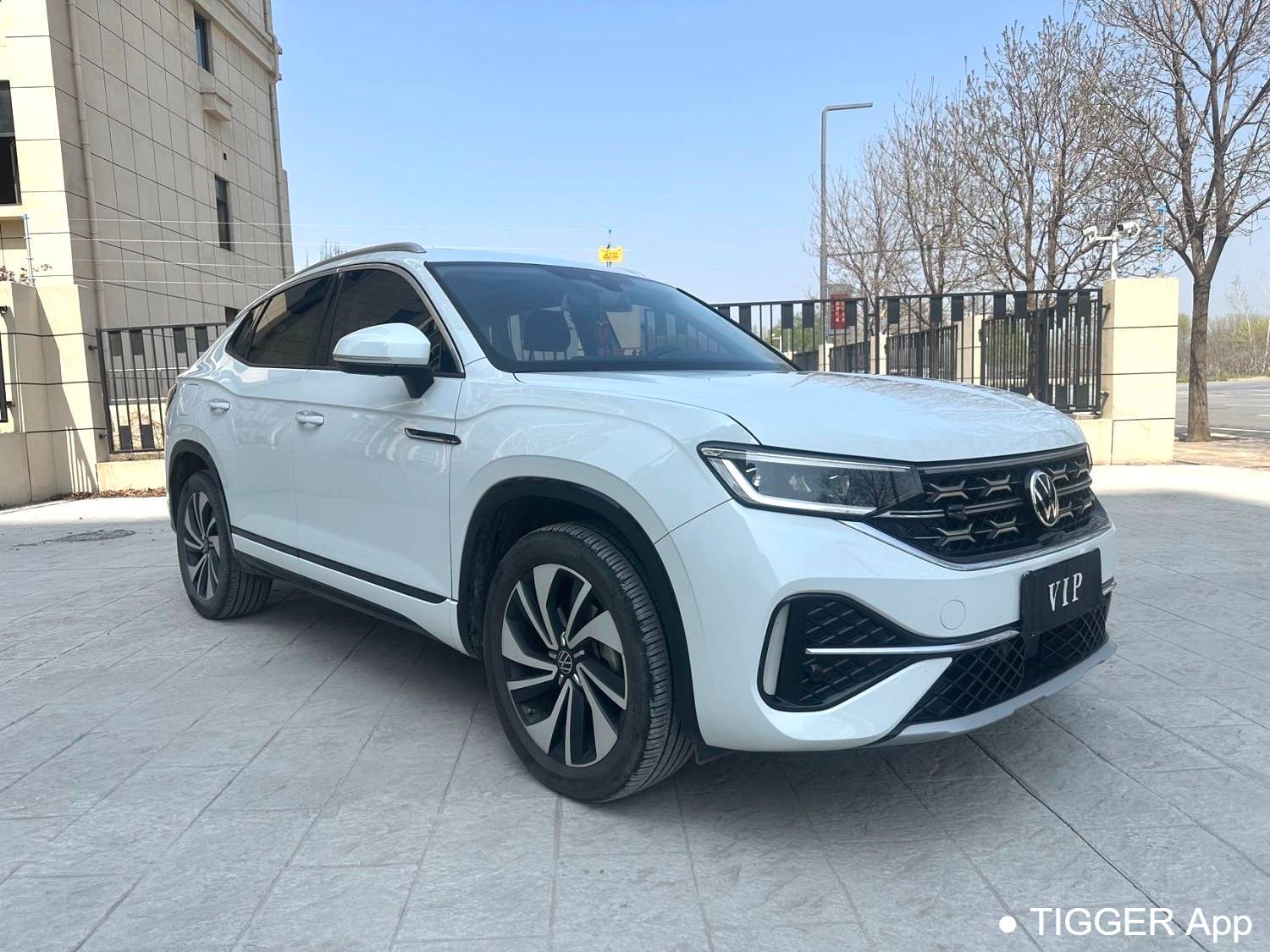 مستعمل Volkswagen 2023 TAYRON X 330TSI 2WD Premium High Energy Edition