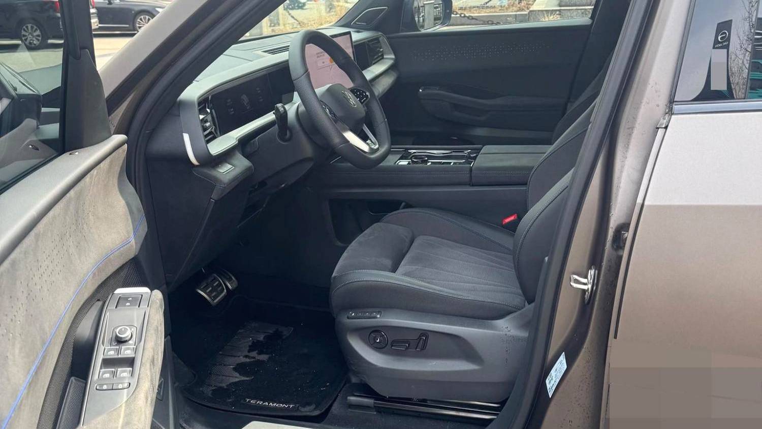 Volkswagen 2025 ‌Teramont Touareg Pro 450TSI 4WD Peak Edition