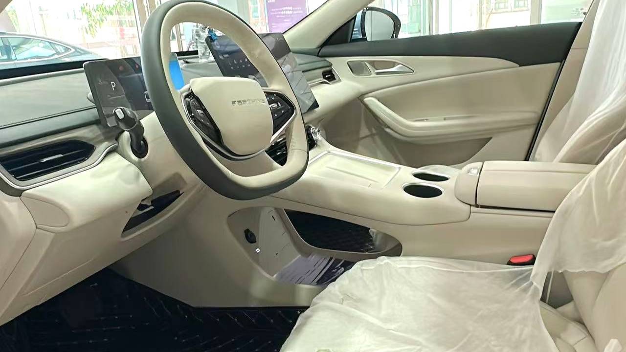 FORTHING 2025 Forthing S7 235 Extended Range Luxury Edition