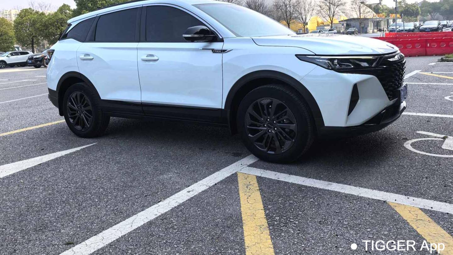 AEOLUS 2023 AX7 Mach version 1.5T DCT DF41