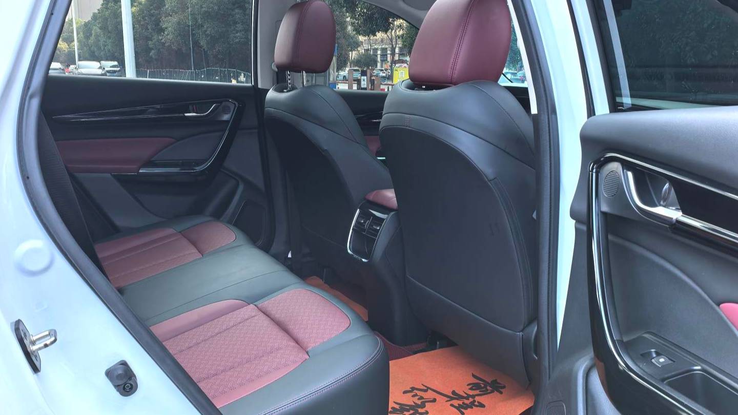 AEOLUS 2023 AX7 Mach version 1.5T DCT DF41