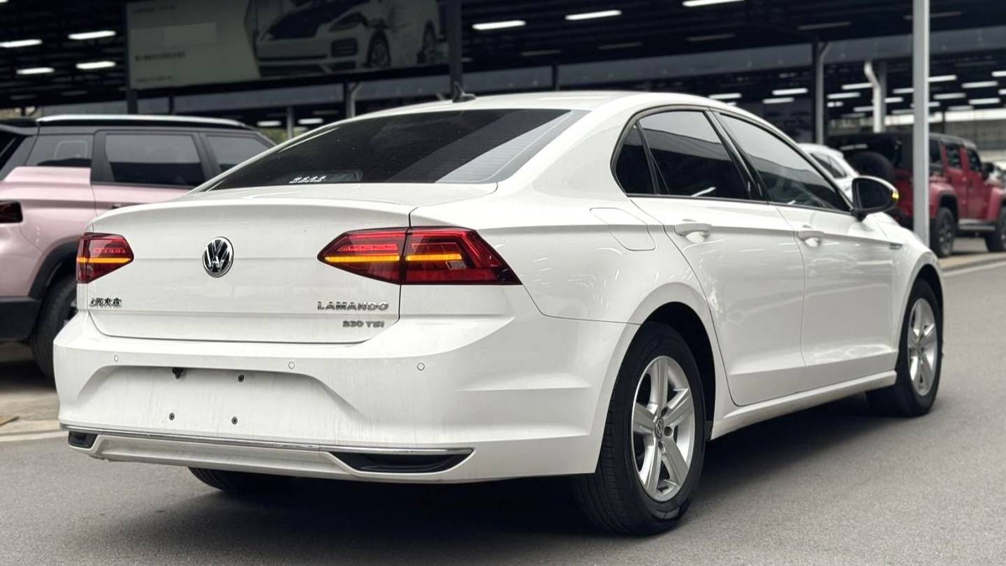 Volkswagen 2021 Lamando 230TSI DSG Fashion Edition