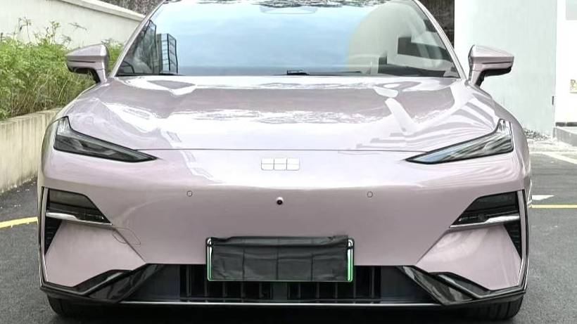 GALAXY 2025 E8 700km long-distance intelligent driving version