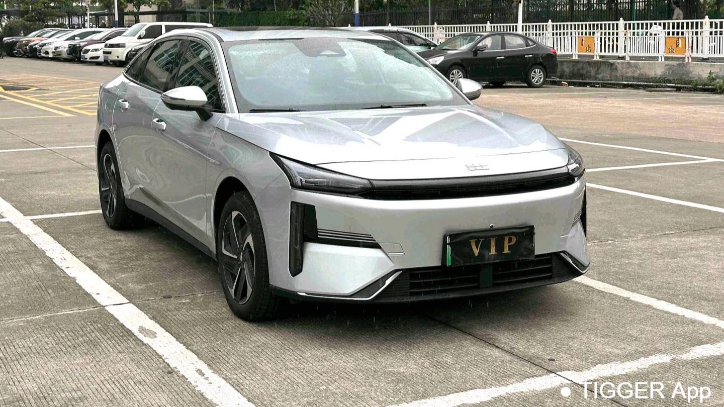 GALAXY 2025 L6 EM-i 140km Starship Edition