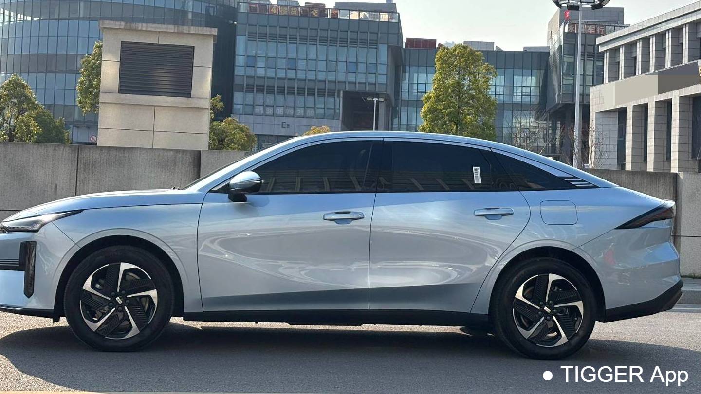 GALAXY 2025 L6 EM-i 140km Starship Edition