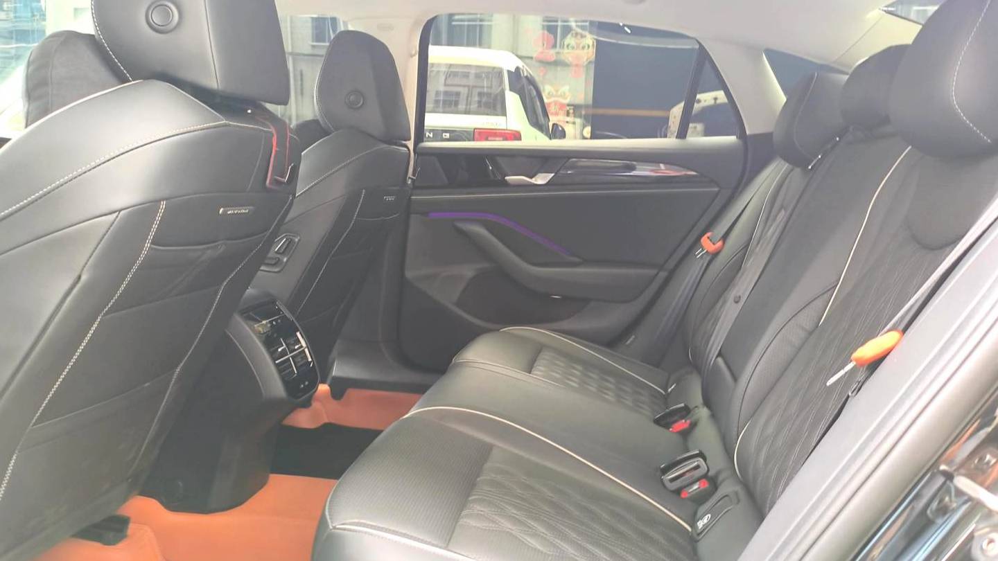 Volkswagen 2024 Magotan 380TSI DSG Premium Edition Big Mai Bag