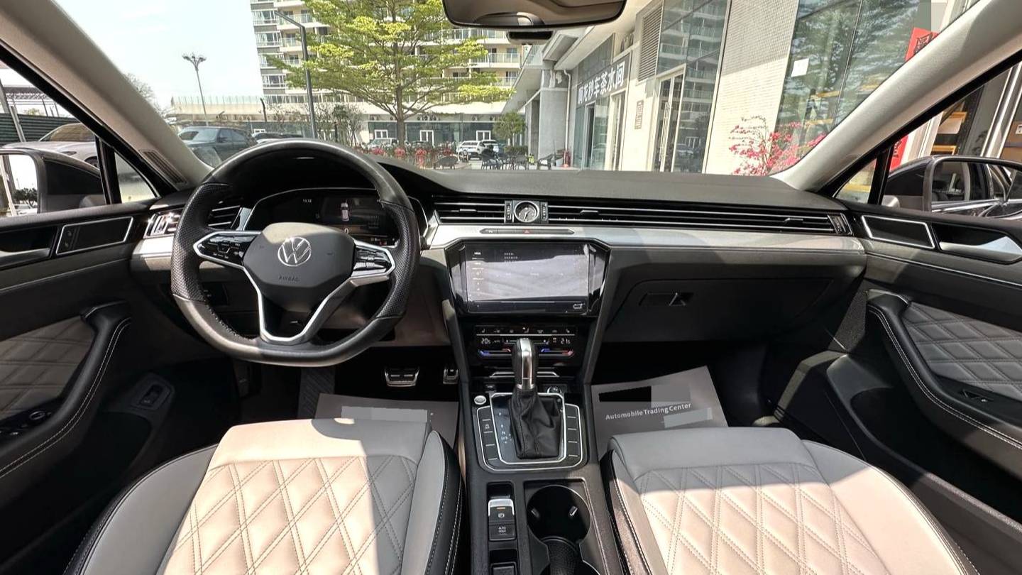 Volkswagen 2023 Magotan 2 million commemorative edition 330TSI DSG leading model