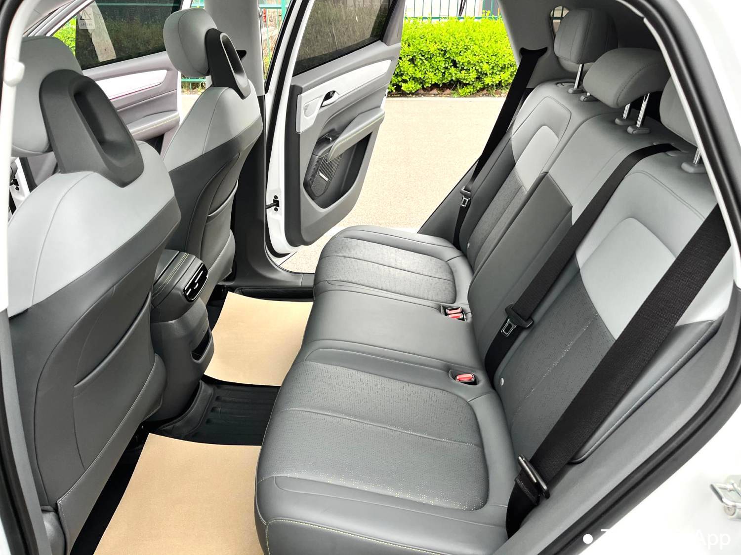 BESTUNE 2025 Yueyi 03 565km Ultimate Edition