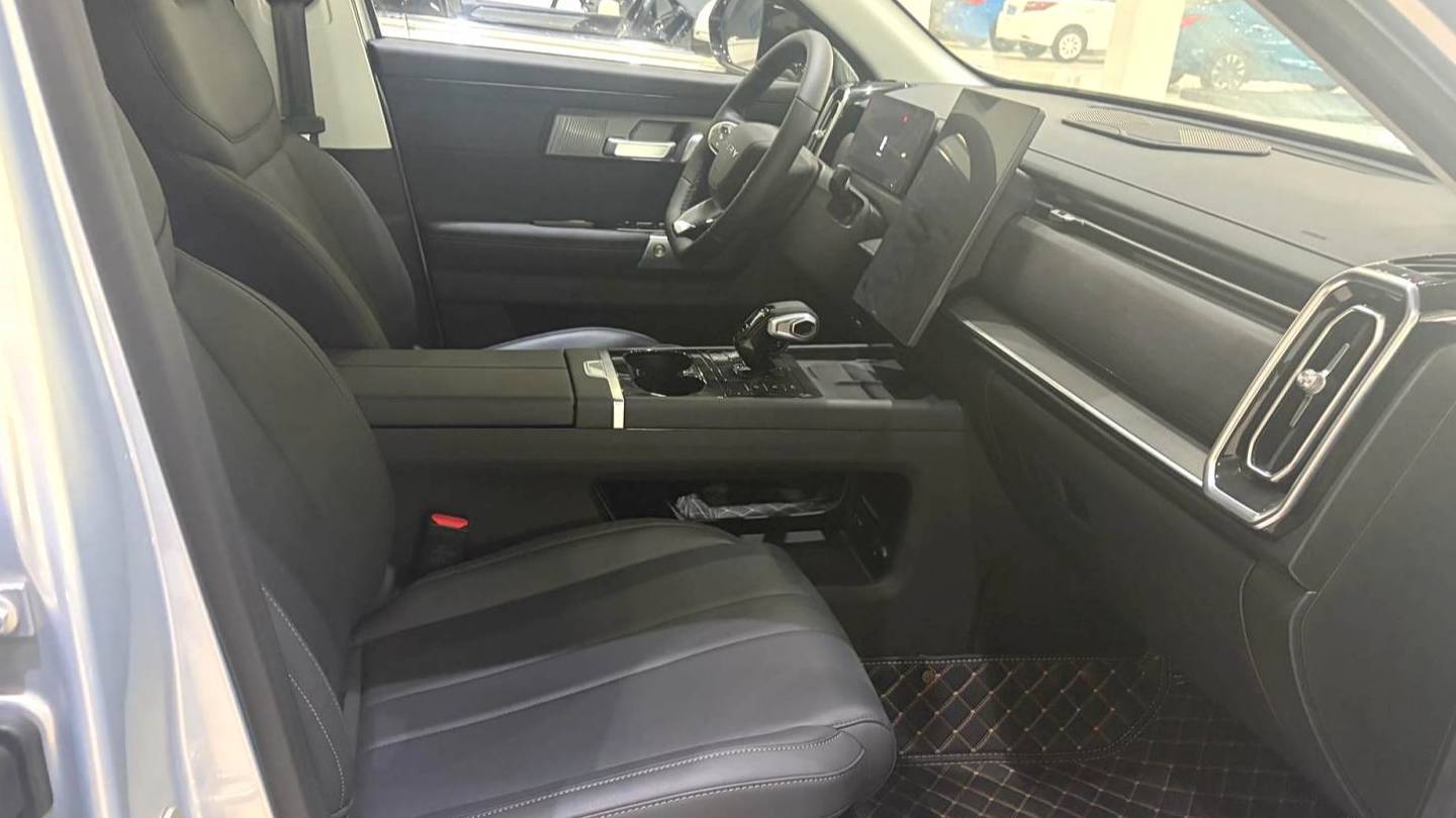 Chery 2025 Explorer 06 1.6T four-wheel drive Discovery Edition