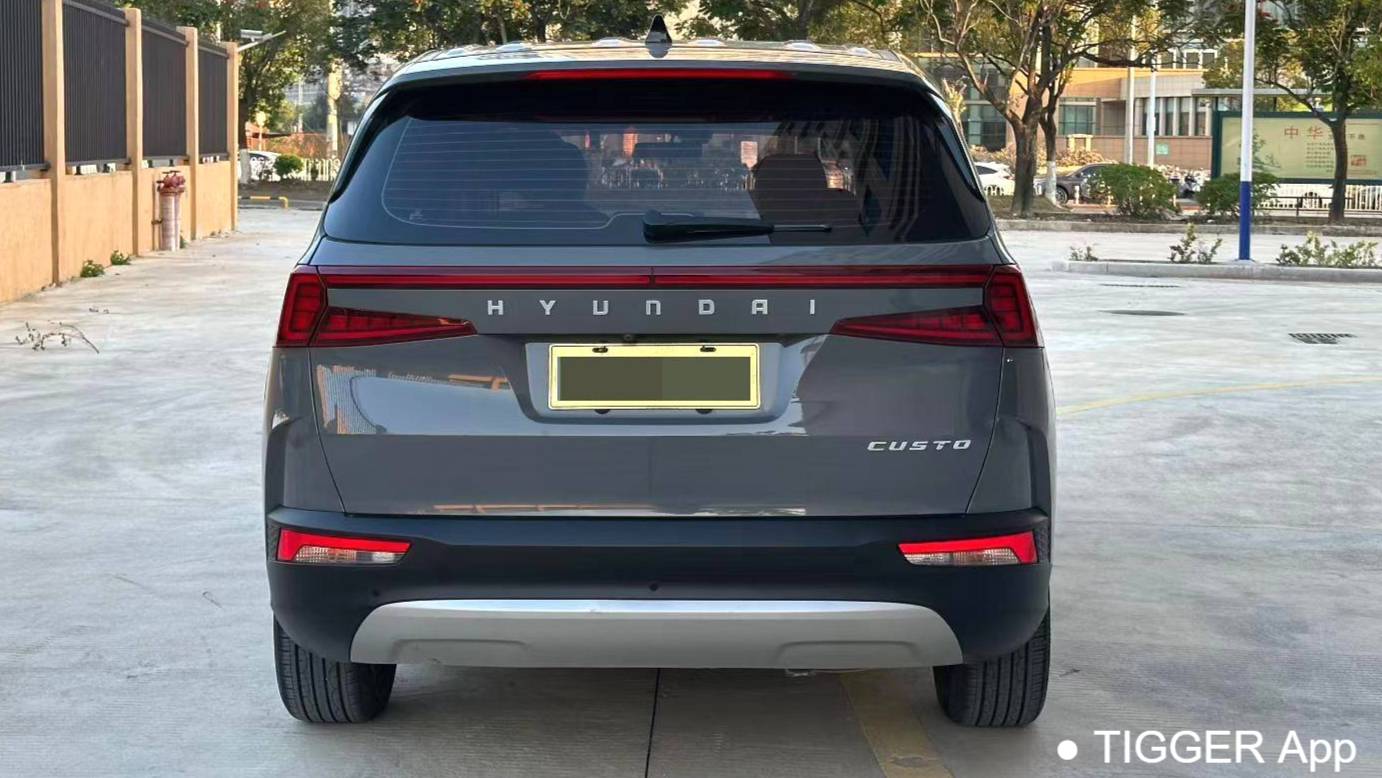 HYUNDAI 2024 Custo 270TGDi LUX Premium Edition