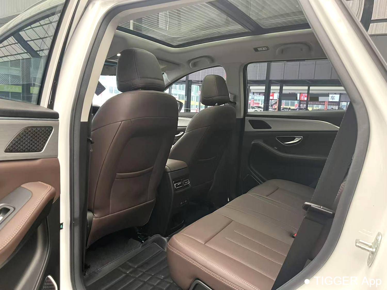 JETOUR 2023 X90 PLUS 1.6TD DCT flat layer+5 seats