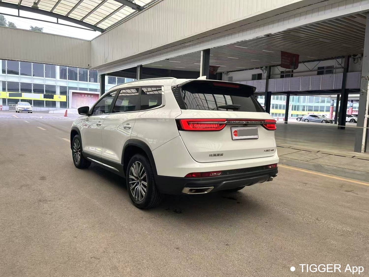 JETOUR 2023 X90 PLUS 1.6TD DCT flat layer+5 seats