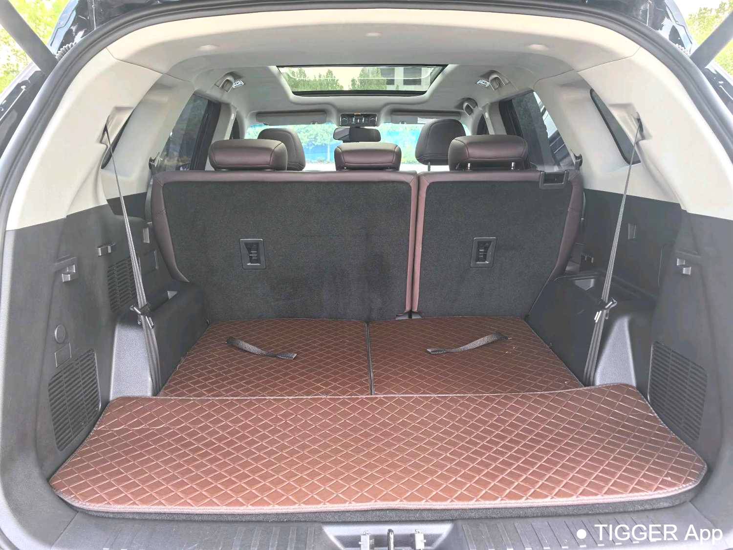 JETOUR 2024 X90 PLUS 1.6TD DCT Family Fun Edition 7-seater