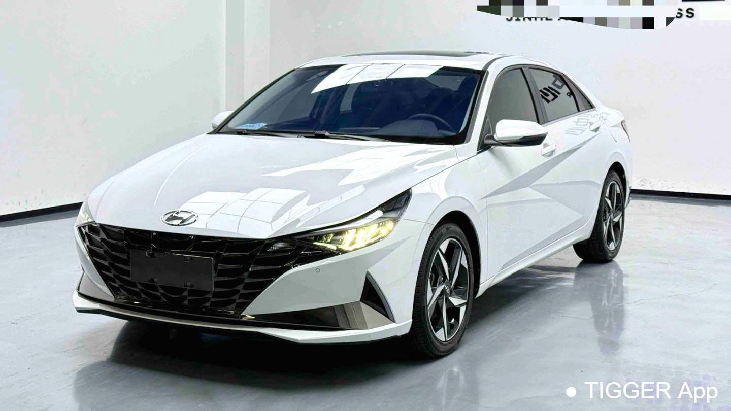 HYUNDAI 2022 Elantra 1.5L CVT LUX Premium Edition