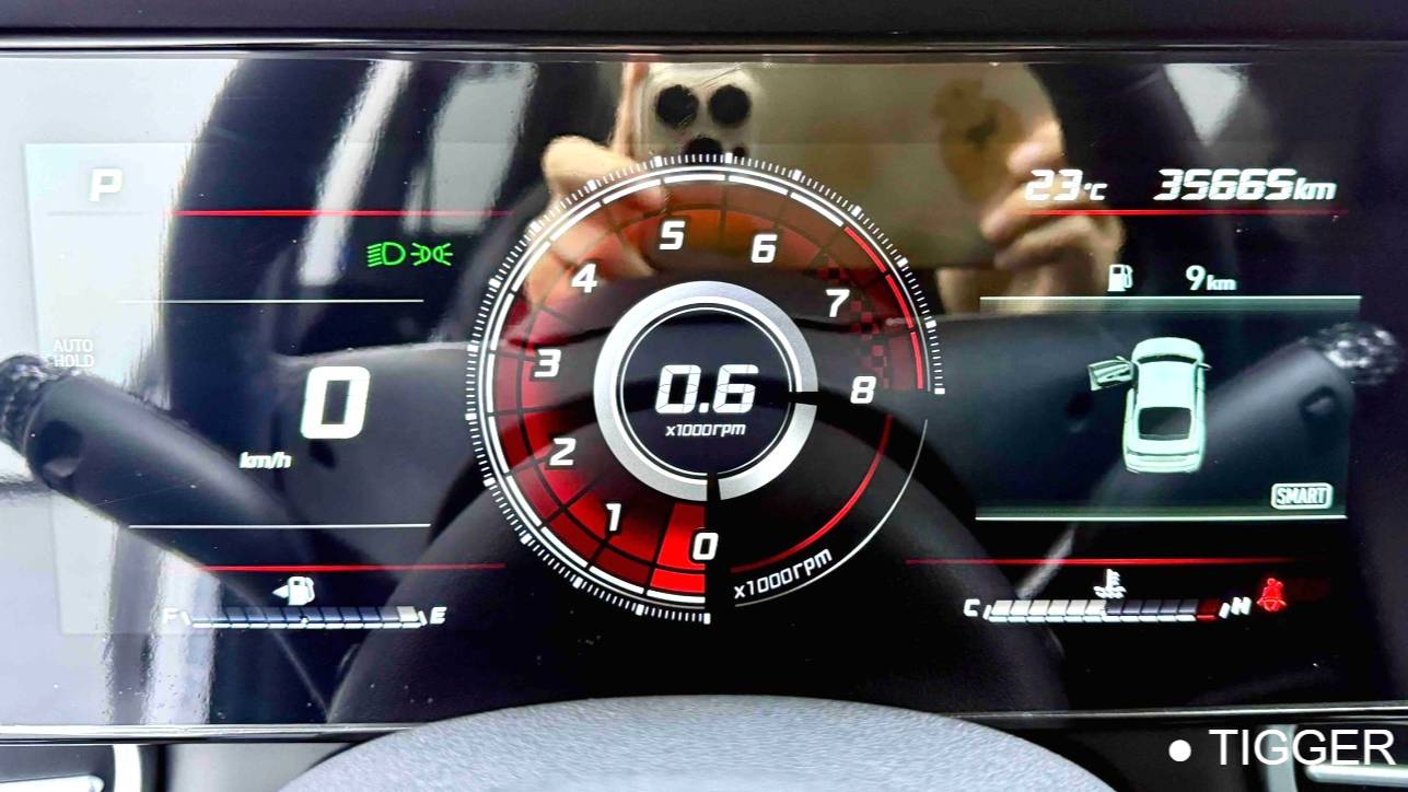 HYUNDAI 2022 Elantra 1.5L CVT LUX Premium Edition