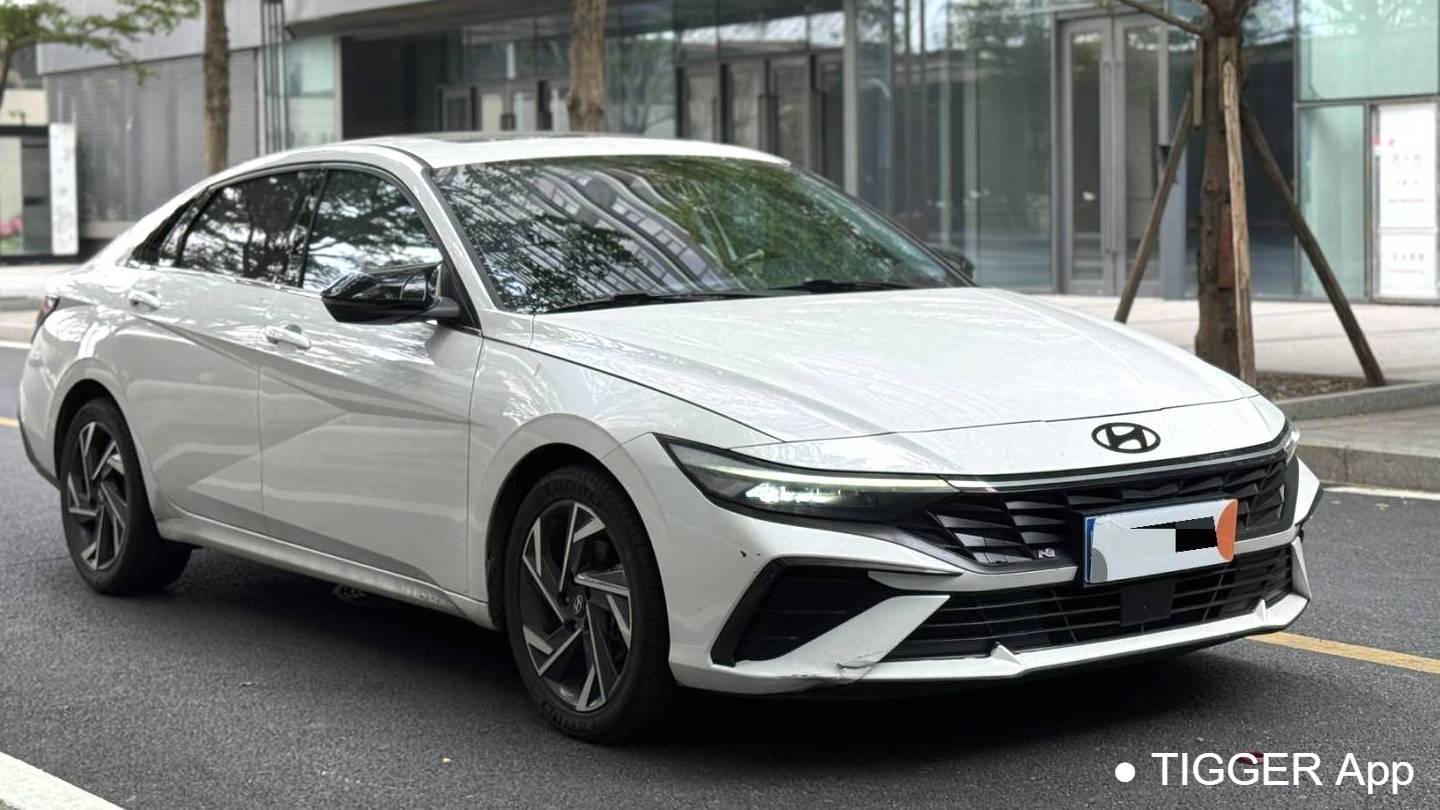 HYUNDAI 2023 Elantra 1.5L CVT LUX Premium Edition