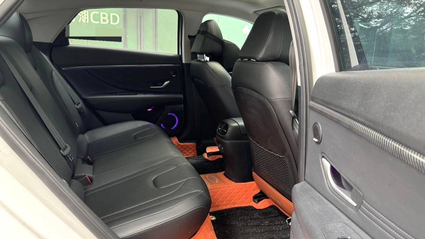 HYUNDAI 2023 Elantra 1.5L CVT LUX Premium Edition