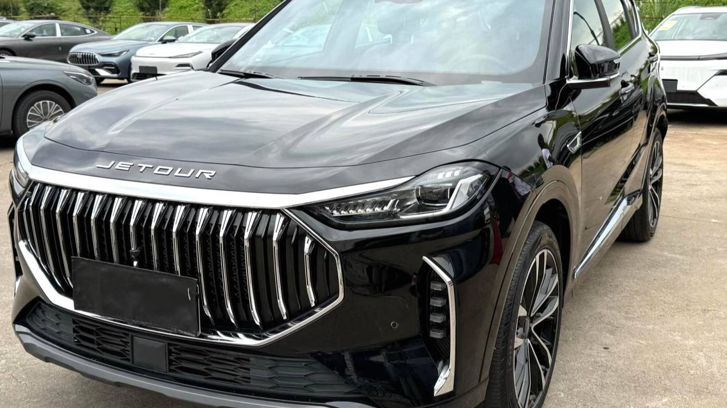 JETOUR 2023 X70 PLUS 1.6T DCT Strongman PRO 5-seater