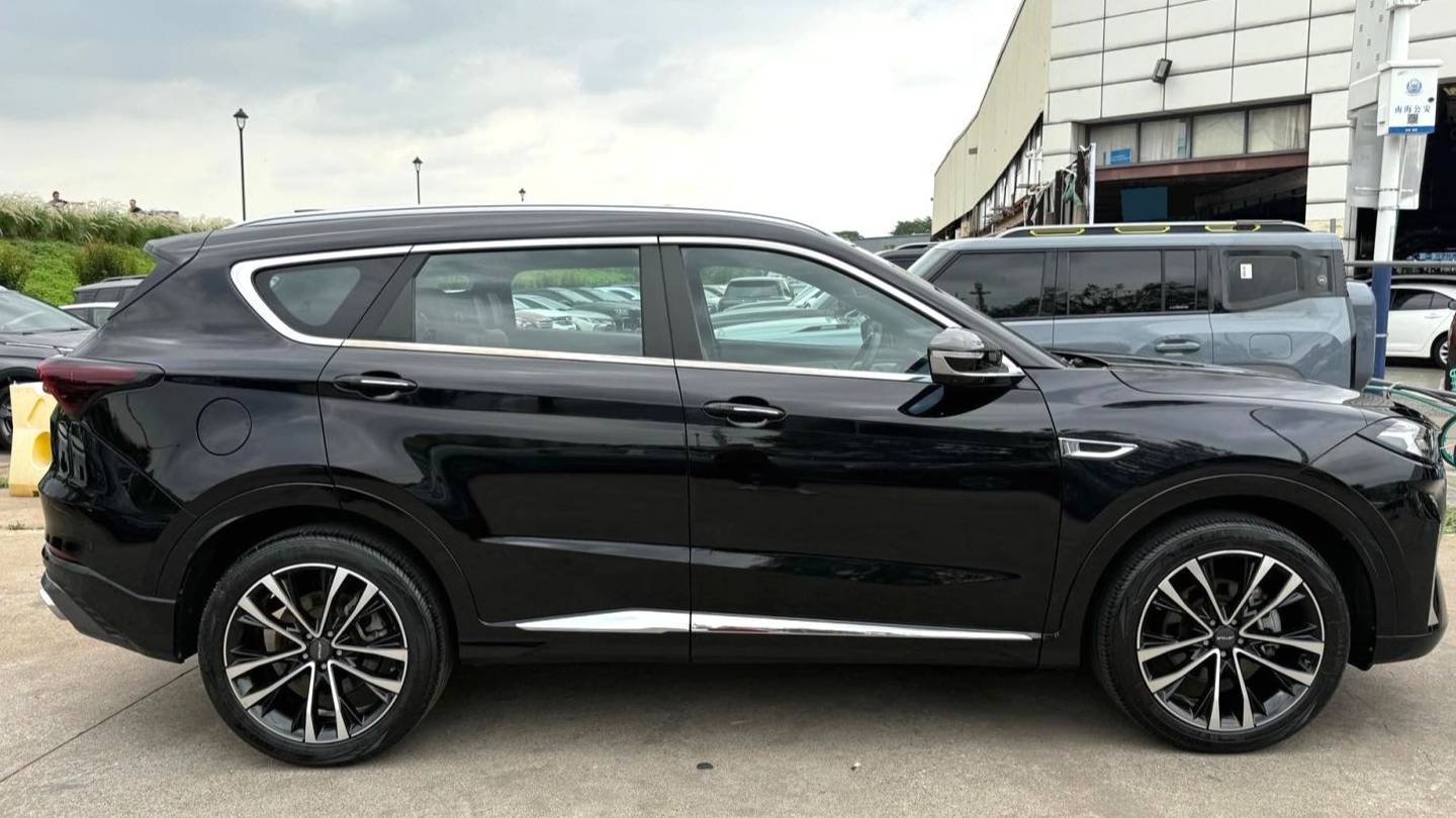 JETOUR 2023 X70 PLUS 1.6T DCT Strongman PRO 5-seater