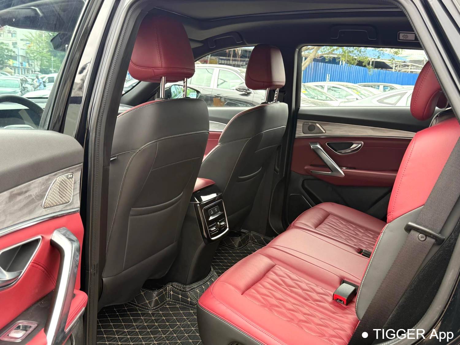 JETOUR 2023 X70 PLUS 1.6T DCT Strongman PRO 5-seater