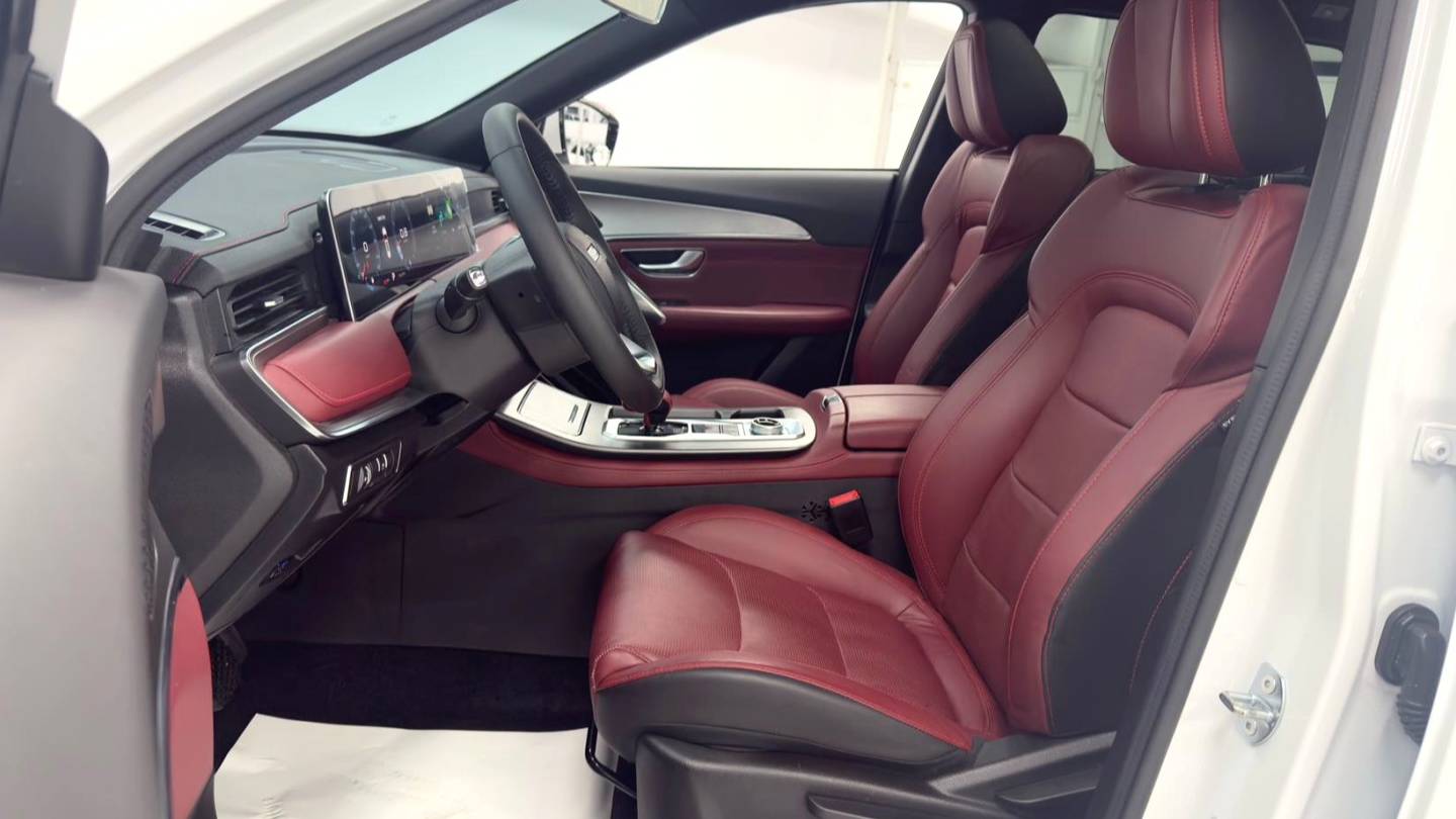 JETOUR 2023 X70 PLUS 1.5T DCT Self Strengthening PRO 5-seater