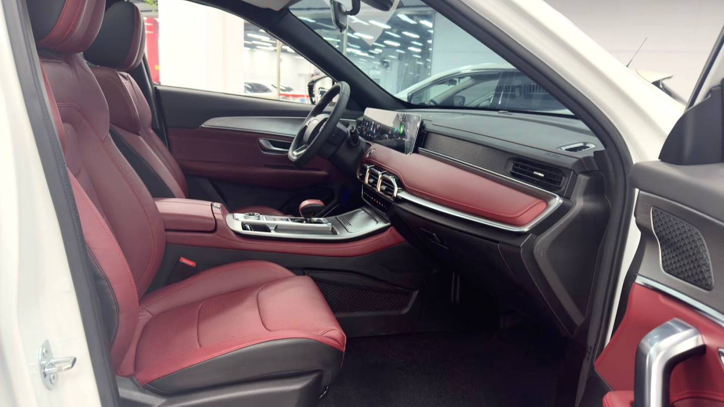 JETOUR 2023 X70 PLUS 1.5T DCT Self Strengthening PRO 5-seater