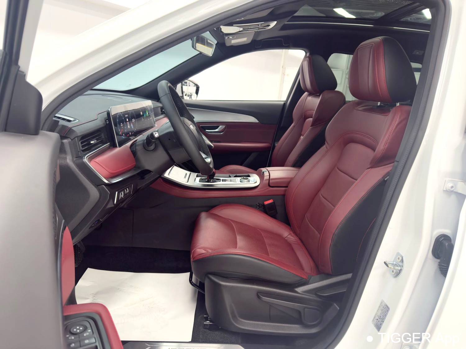 JETOUR 2023 X70 PLUS 1.5T DCT Self Strengthening PRO 5-seater