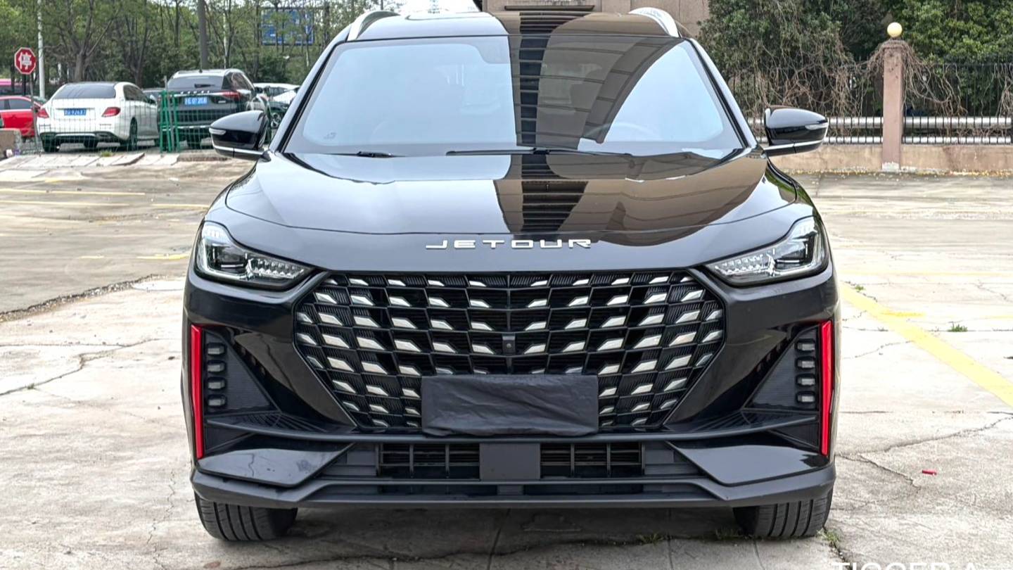 JETOUR 2025 X70 1.5T DCT surpasses PRO version 5-seater