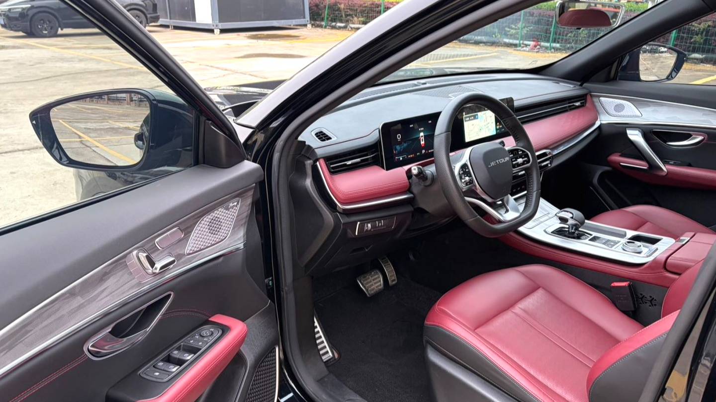 JETOUR 2025 X70 1.5T DCT surpasses PRO version 5-seater