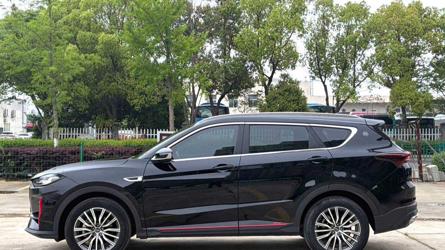 JETOUR 2025 X70 1.5T DCT surpasses PRO version 5-seater