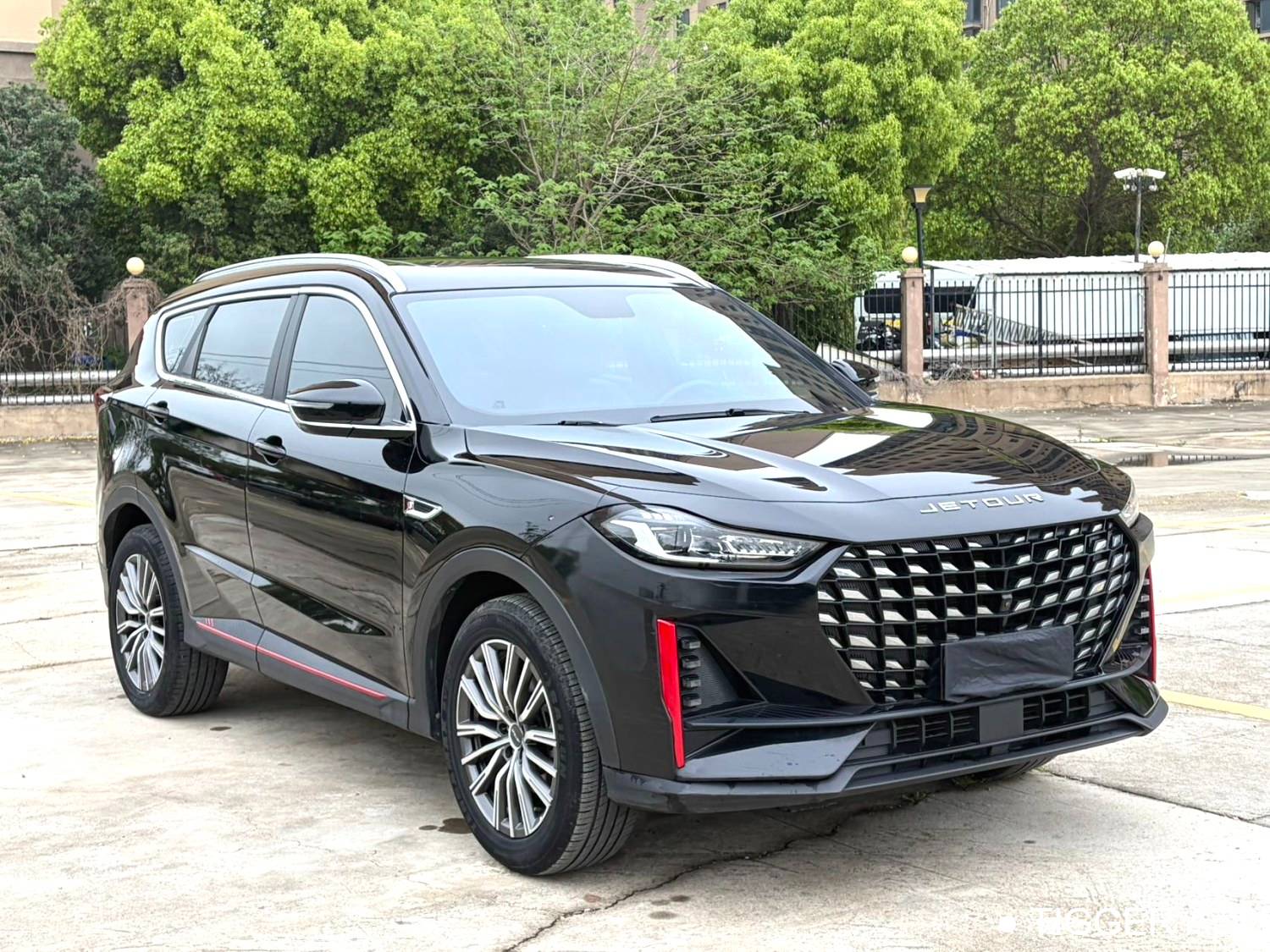 JETOUR 2025 X70 1.5T DCT surpasses PRO version 5-seater