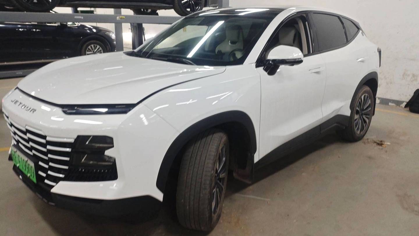 JETOUR 2023 DASHING i-DM‌ 1.5T DHT Lightning 01