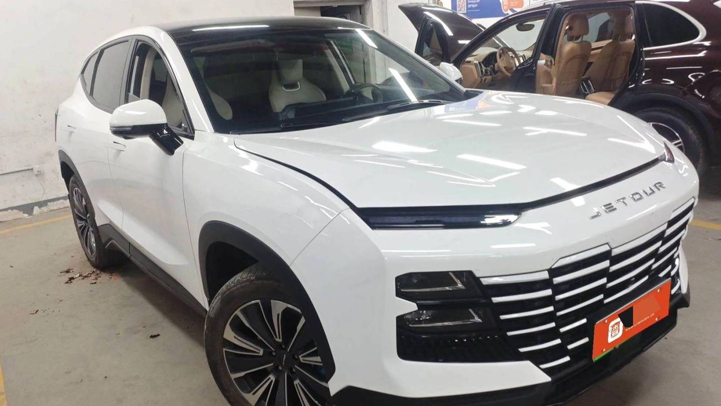 JETOUR 2023 DASHING i-DM‌ 1.5T DHT Lightning 01