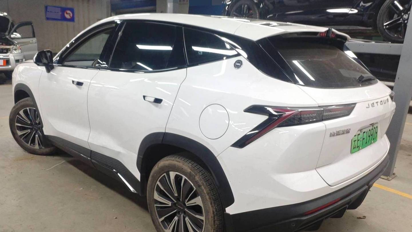 JETOUR 2023 DASHING i-DM‌ 1.5T DHT Lightning 01