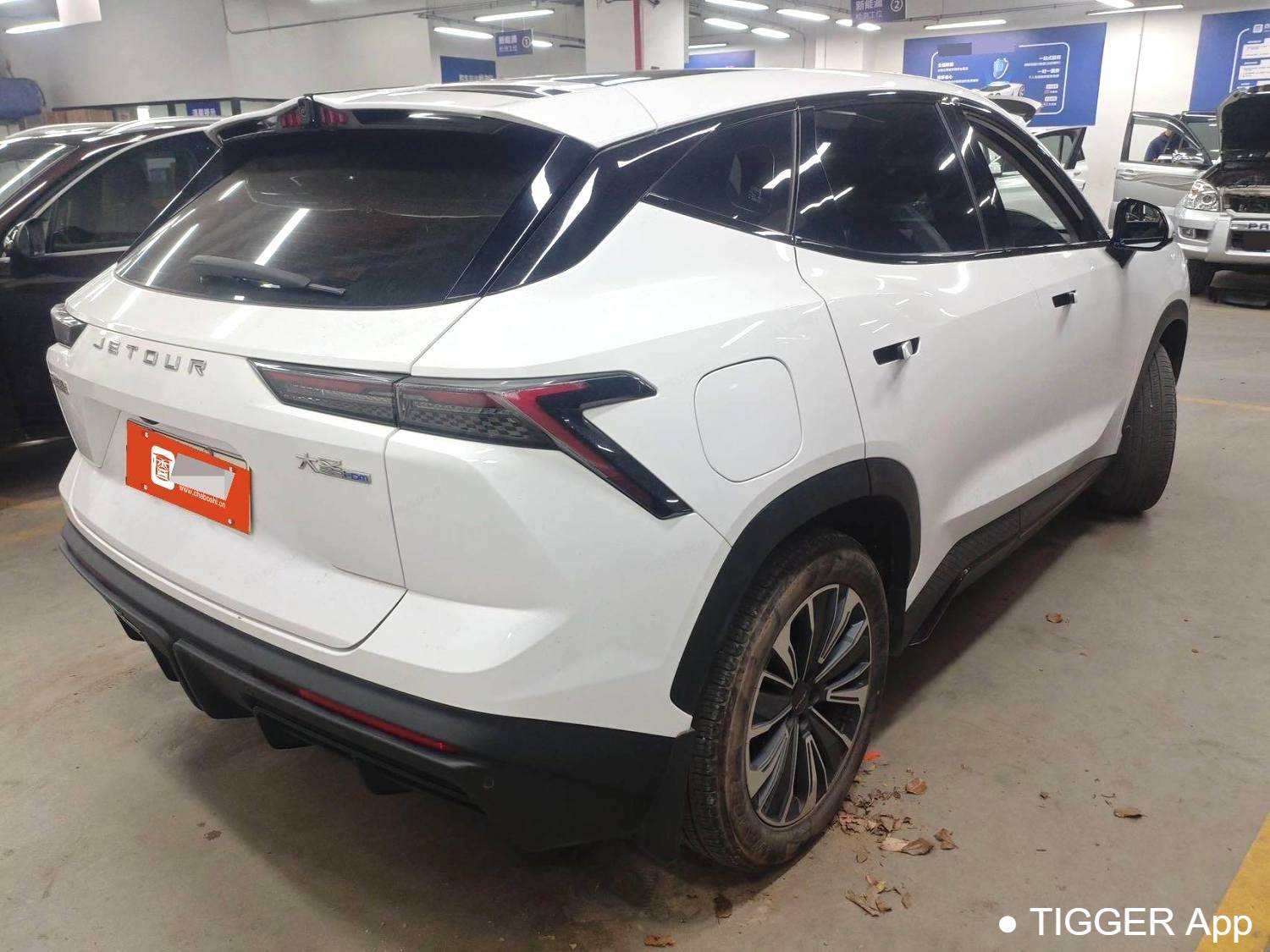 JETOUR 2023 DASHING i-DM‌ 1.5T DHT Lightning 01