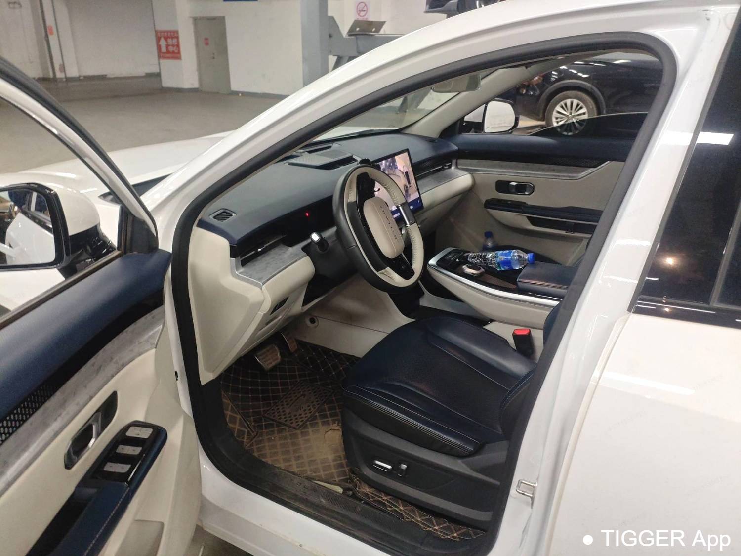 JETOUR 2023 DASHING i-DM‌ 1.5T DHT Lightning 01