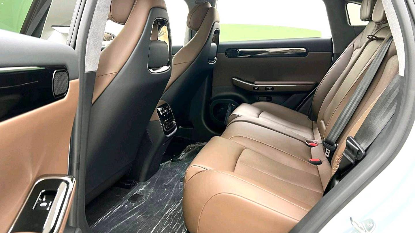 LEAP 2023 C01 Extended Range 316 Smart Edition