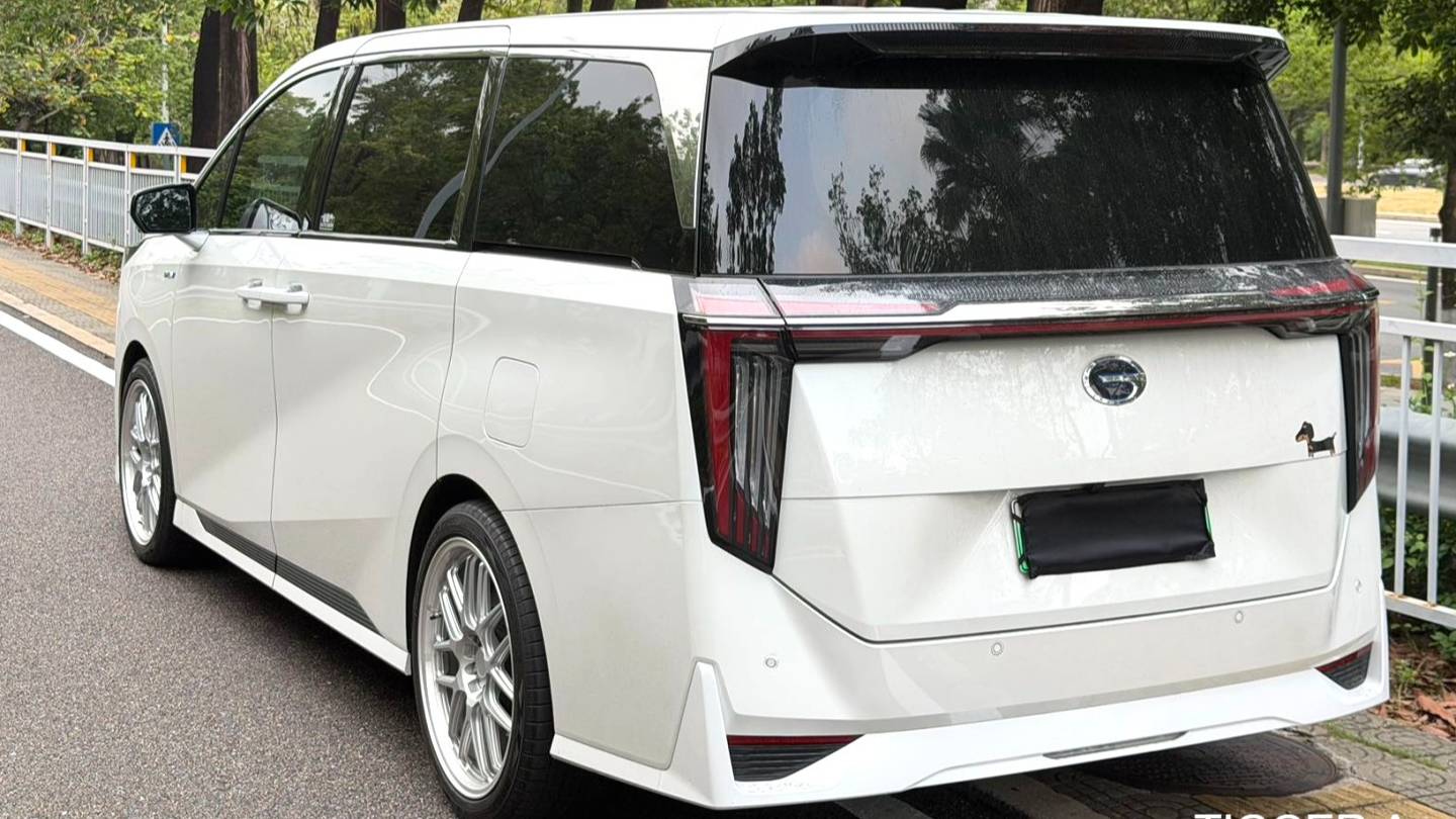 GAC 2025 E9 E9 Super Fast Charging Grandmaster