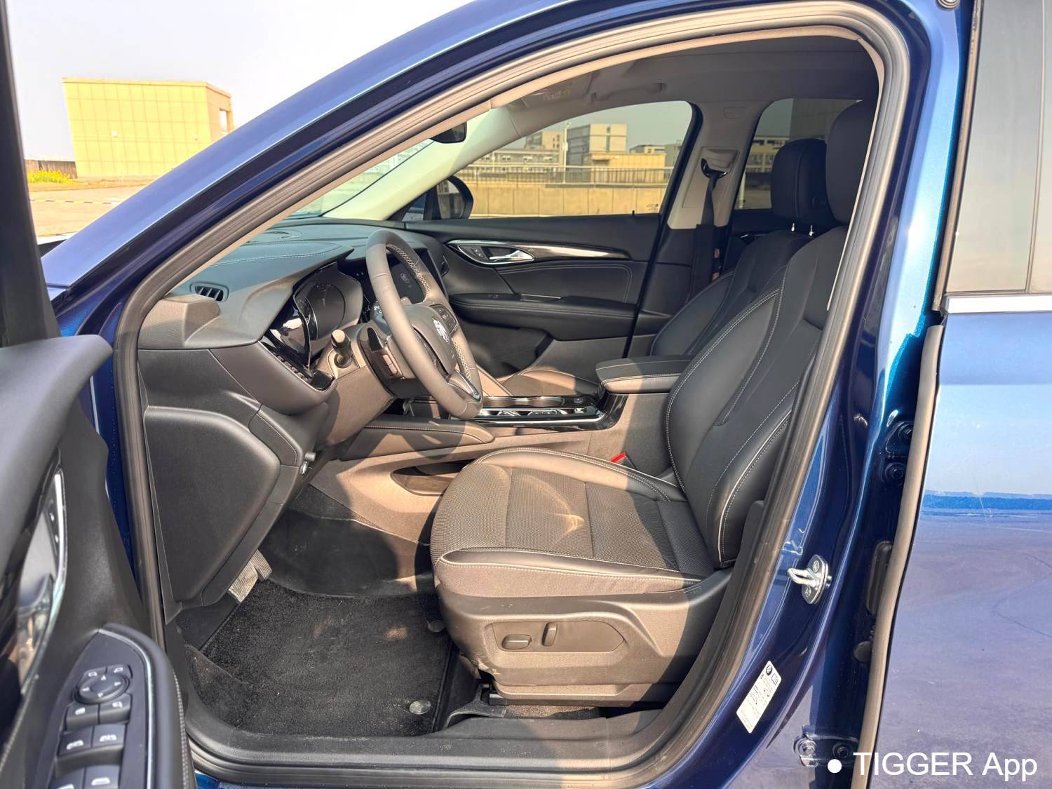 مستعمل Buick 2023 ENVISION Encore S 652T two wheel drive luxury model