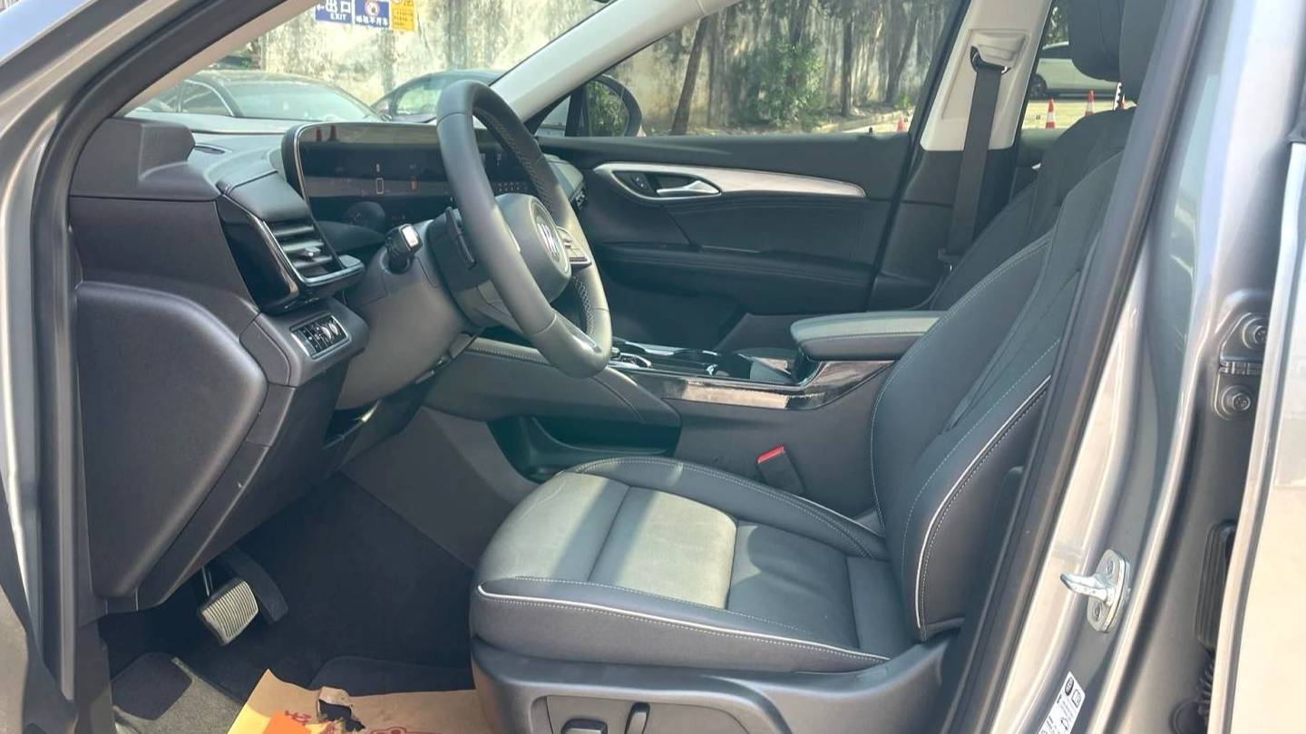 Buick 2025 ENVISION Encore Plus 28T 2WD Platinum Edition