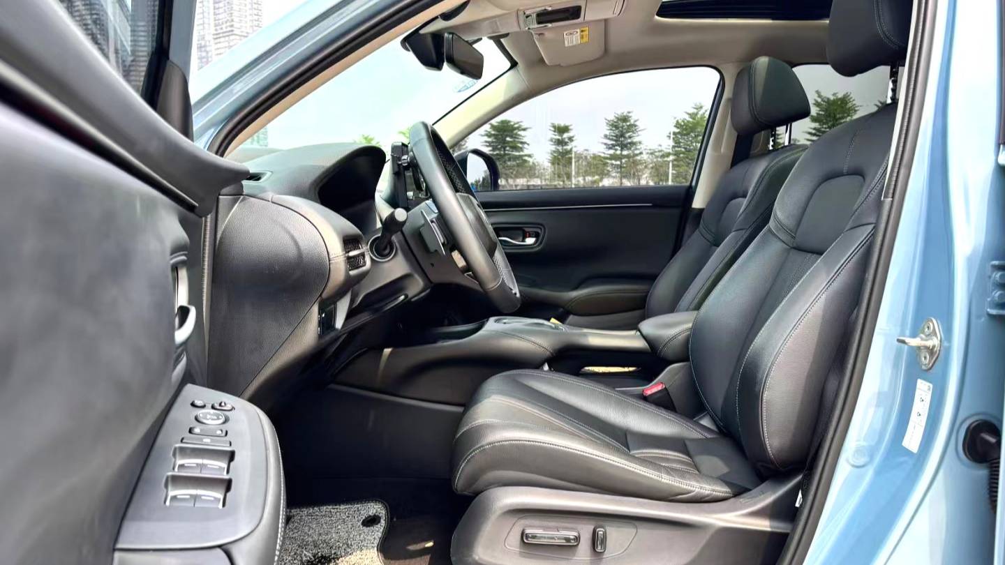 HONDA 2023 ZR-V 2.0L e: HEV Rui · Premium Edition