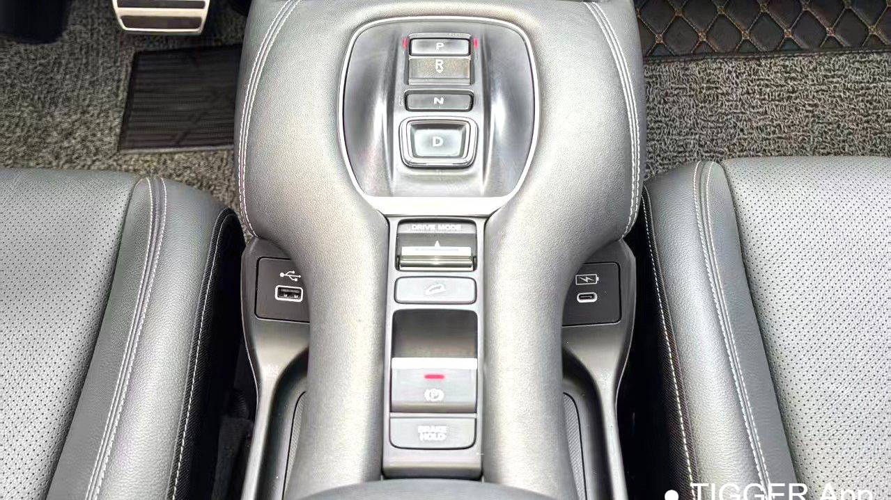 HONDA 2023 ZR-V 2.0L e: HEV Rui · Premium Edition