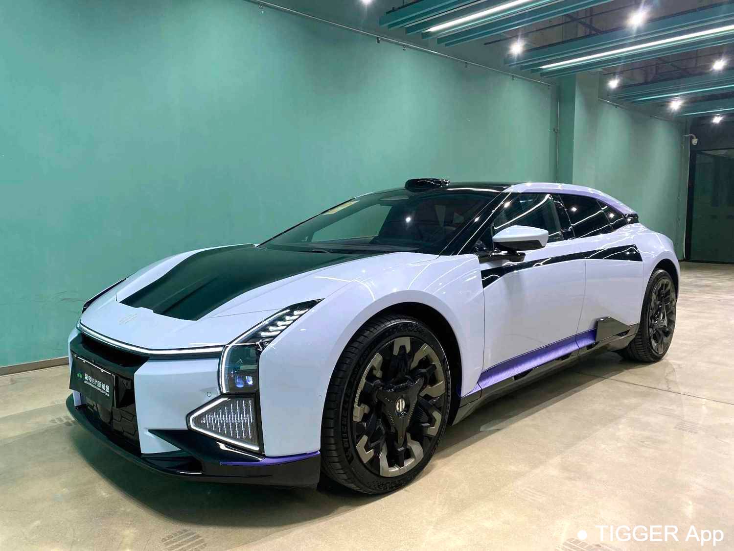 HiPhi 2023 HiPhi Z Urban version of four buildings