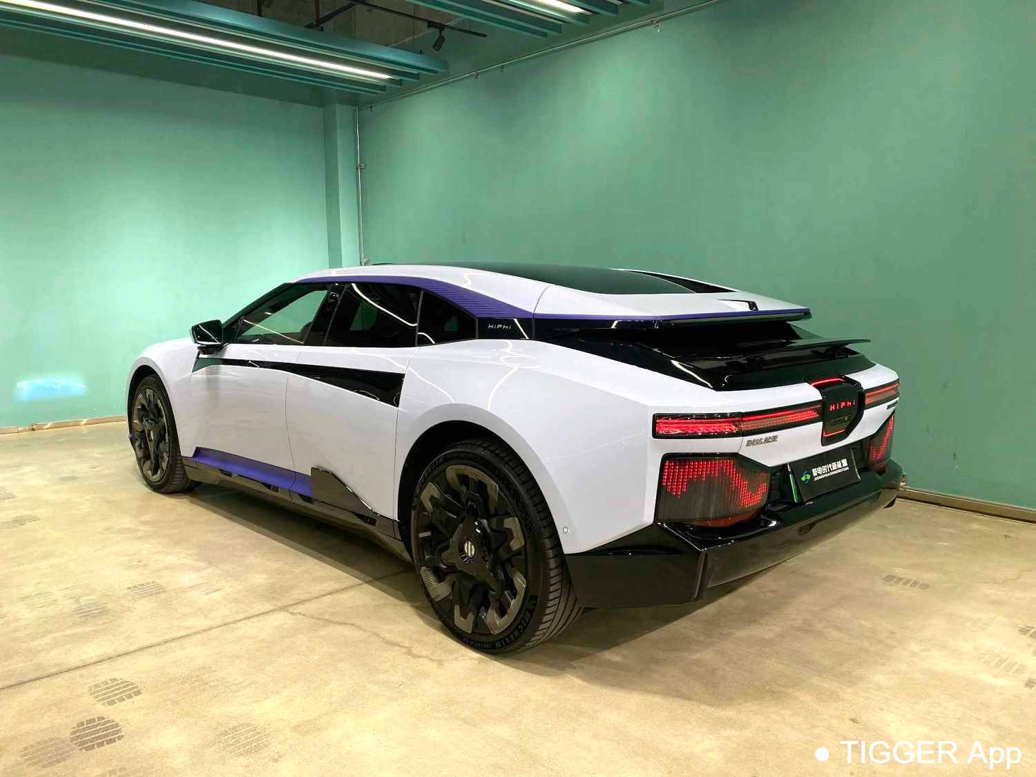 HiPhi 2023 HiPhi Z Urban version of four buildings