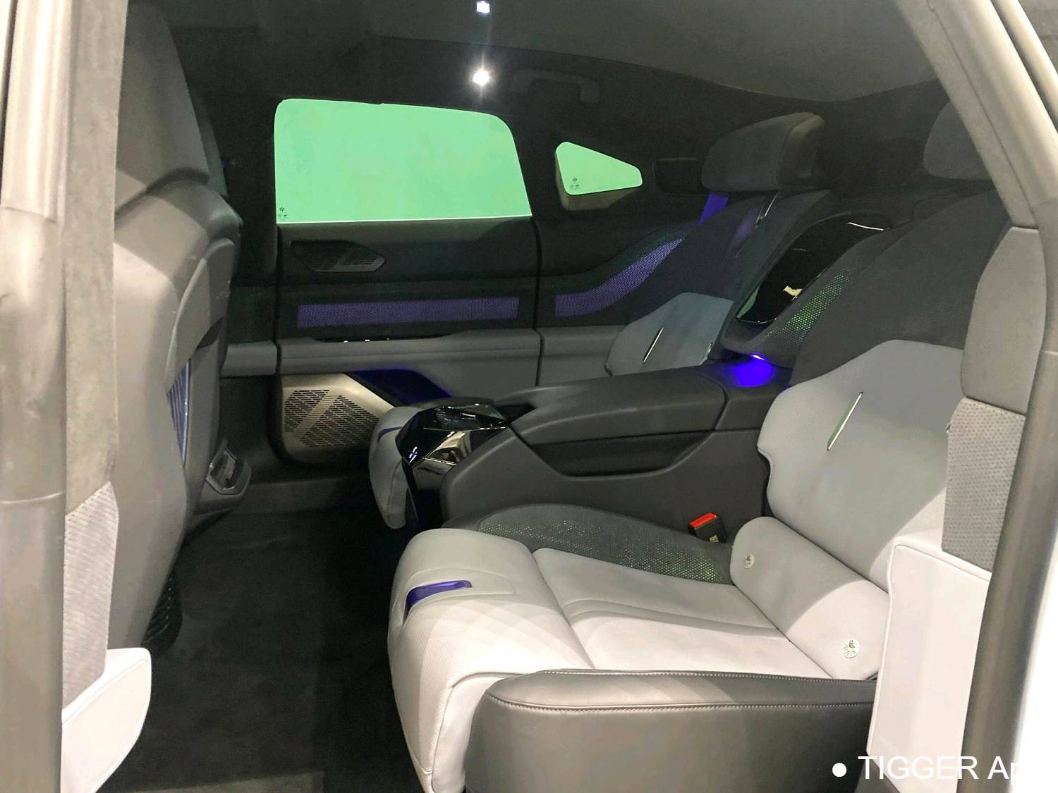 HiPhi 2023 HiPhi Z Urban version of four buildings